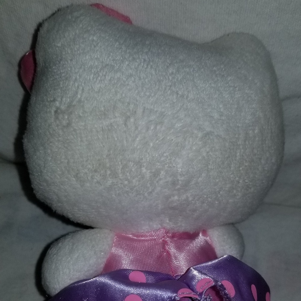 Hello Kitty plush - Picture 3 of 5